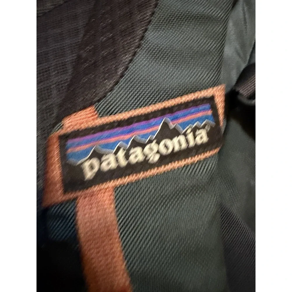Patagonia Refugio Daypack 28L Backpack Gray Orange Outdoor Hiking Travel Bag